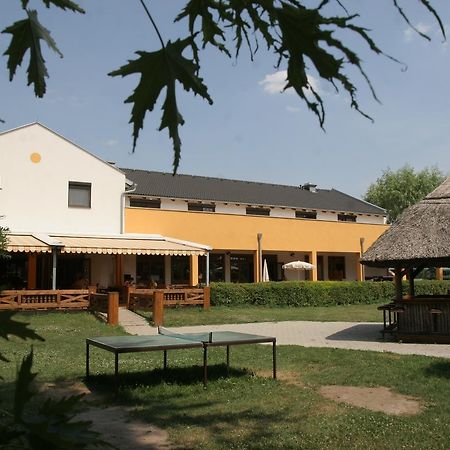 Georgshof Hotel Podersdorf am See Bagian luar foto