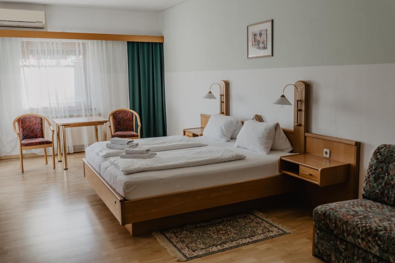 Georgshof Hotel Podersdorf am See Bagian luar foto