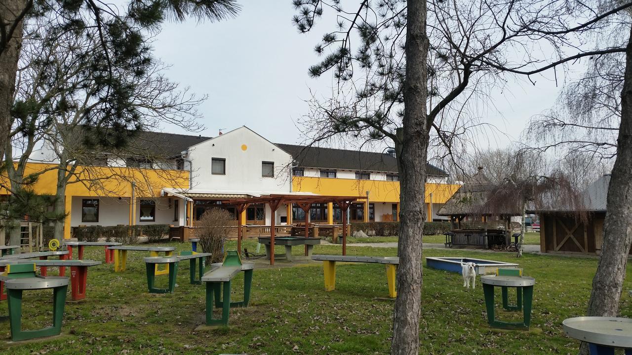 Georgshof Hotel Podersdorf am See Bagian luar foto